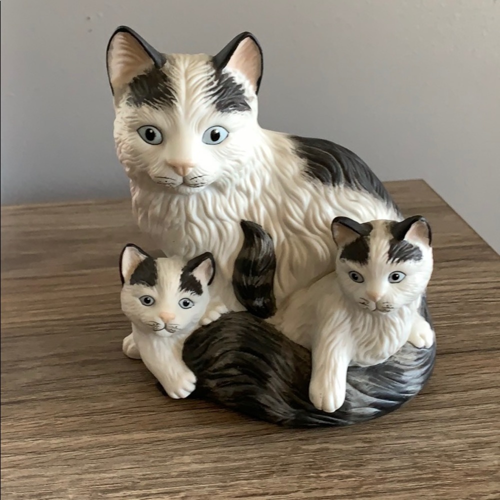 Home Interior Kittens
